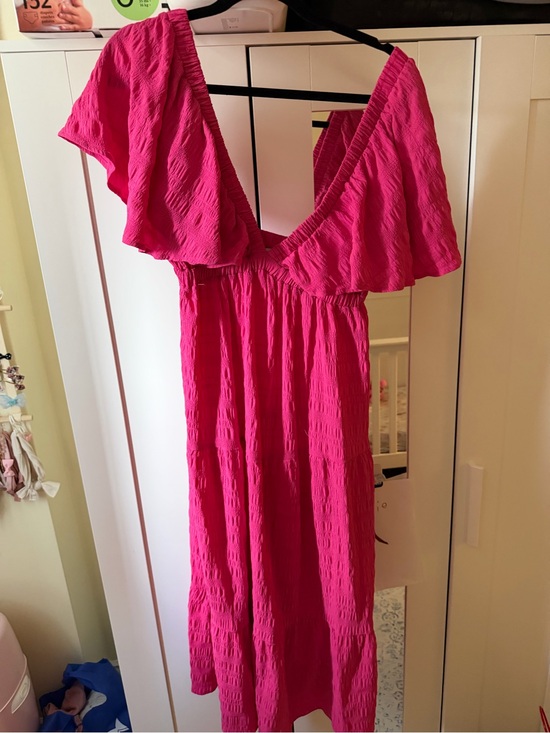 Hunter & Brown Dresses & Skirts - Women’s Fuchsia V-Neck Ruffle Dress